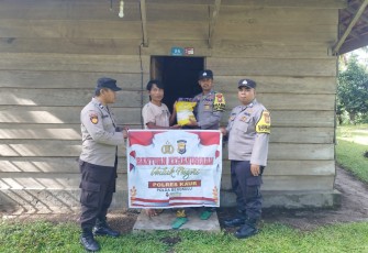 Polsek Maje Berikan Bansos Kepada Pak Tahrul Azuan