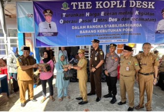 Bersama Forkopimda, Wakapolres Operasi Pasar Murah The Kopli Desk