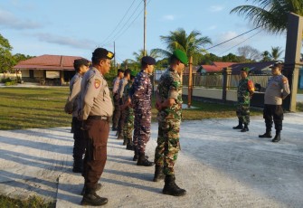 Polsek Enggano Gelar Apel Gabungan Pengamanan Malam Takbiran