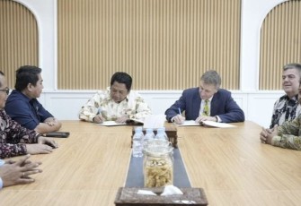 Pembaharuan Memorandum of Understanding (MoU) ini ditandatangani oleh Dirjen Pendidikan Islam, M Ali Ramdhani dan Rektor (Vice Chancellor and President) Central Queensland University (CQU) Australia, Nick Klomp.