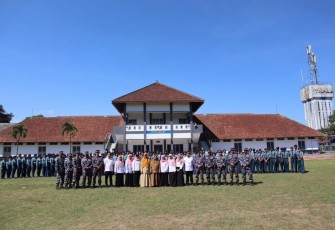  Komandan Pangkalan TNI AL (Danlanal) Malang Kolonel Laut (KH/W) Rinanda Sintasari, S. Sos., M. Tr. Ap., melalui Pjs. Palaksa Mayor Laut (T) Eko Wahyu Santoso membuka Kegiatan Uji Ketarunaan kepada Siswa Siswi SMKN 13 Malang 
