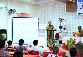 Wali Kota Bitung Maurits Mantiri