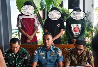 Palaksa Lanal TBK, Mayor Laut (H) P Panjaitan dalam konferensi pers di Mako Lanal TBK, Rabu (1/11).