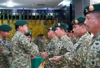 Kasad saat Pimpin Sertijab Pangdivif 1 Kostrad, Kapoksahli Pangkostrad dan Penyerahan Jabatan Kasetum Kostrad serta Tradisi Korps Prajurit Kostrad