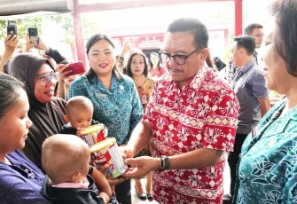 Wali Kota Bitung Maurits Mantiri