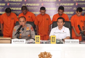 Kapolres Aceh Timur AKBP Andy Rahmansyah, S.I.K. saat konferensi pers, Senin (27/03/2023).