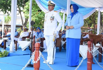 Dankodiklatal Letjen TNI Marinir Nur Alamsyah saat Lepas Para Purnawirawan TNI AL dalam Wisuda Purna Bakti Tahun 2023.