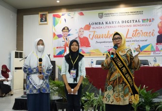 Ketua TP PKK Provinsi Bengkulu Derta Rohidin