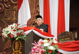 Ketua DPRD Jawa Timur Kusnadi