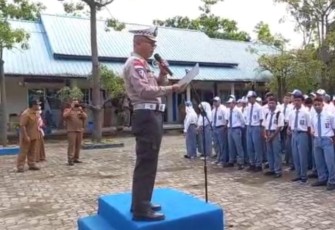 Program Police Go To School 