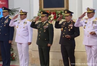 Panglima TNI saat Hadiri Pelantikan Kabakamla RI di Istana Negara