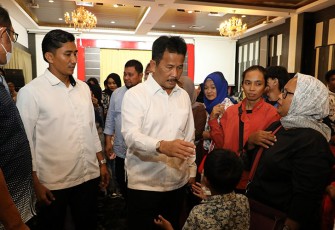 Kepala BP Batam, Muhammad Rudi di sela pertemuan dengan warga, Selasa (19/12/2023).