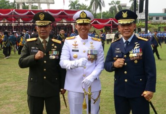 Danlantamal V Hadiri Upacara Peringatan Hari Pahlawan Tahun 2023