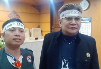 Anggota Komisi E DPRD Jawa Timur dr Benjamin Kristianto MARS (Kanan)