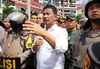 Kepala BP Batam saat Temui Massa Aksi