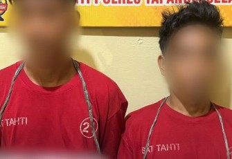 Kedua Tersangka saat diamankan di Polres Tapsel