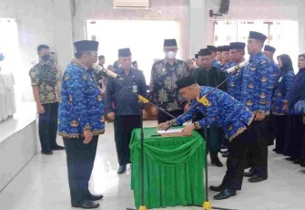 Bupati Pasaman saat Lantik 32 Pejabat Administrator dan Pengawas