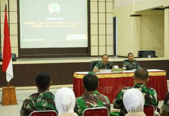 Prajurit dan PNS Korem 081/DSJ Ikuti Sosialisasi Netralitas TNI