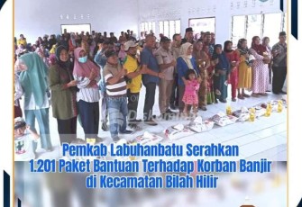 Pemkab Labuhanbatu saat Berikan Bantuan Sembako kepada masyarakat Bilah Hilir Korban Banjir 