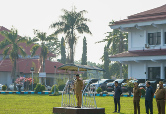 Gubernur Bengkulu Rohidin Mersyah Pimpin Apel Pagi di Bengkulu Selatan      