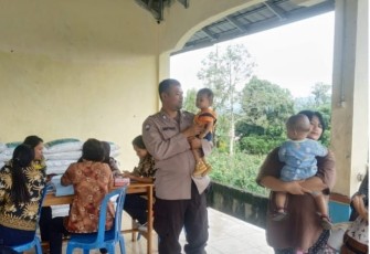 Bhabinkamtibmas Polres Kepahiang saat beri imbauan ke Masyarakat  