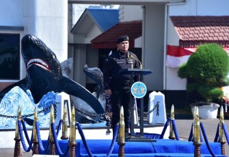 Kasal Pimpin Upacara HUT Ke-64 Hiu Kencana di Surabaya