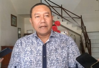 Ketua Fraksi Demokrat, Mugiato, saat dikonfirmasi setelah rapat Paripurna DPRD Kabupaten Trenggalek, membahas terkait pokok - pokok pikiran, Senin (6/3/2023).