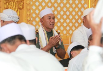 anrem 081/Dsj dan Dandim 0806/Trenggalek dalam Haflah Dzikir dan Haul Akbar Trenggalek ke-829