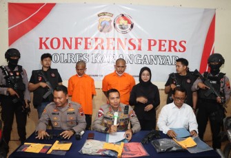 Kapolres Karanganyar AKBP Jerrold Hendra Yosef Kumontoy, saat konferensi pers di Mapolres Karanganyar, Senin (8/4/2023) malam.