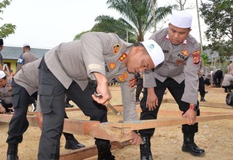Kapolres Aceh Timur Bangun Asrama Santriwati
