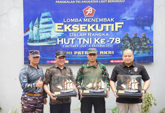 Lomba Menembak Dalam Rangka HUT TNI ke-78  