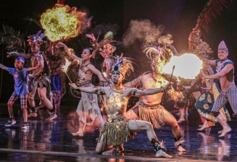 Indonesia menyuguhkan ragam budaya Tanah Air dalam gelaran Konferensi Tingkat Tinggi (KTT) Archipelagic and Island States (AIS) Forum 2023 melalui program ‘Cultural Experience’, yang diselenggarakan di Bali Nusa Dua Theater, Bali, Rabu (11/10/2023). (Kemenparekraf)