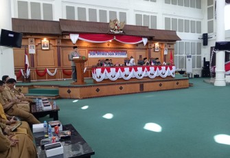 Rapat paripurna tentang pendapat akhir fraksi-fraksi terhadap laporan awal badan anggaran atas hasil pembahasan Ranperda Perubahan APBD Kota Tanjungpinang tahun 2023, di kantor DPRD Kota Tanjungpinang, Senggarang, Selasa (26/9/2023).
