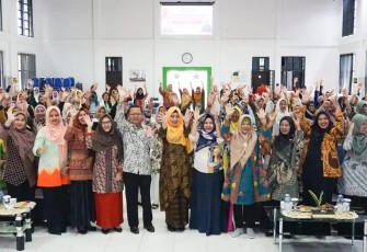 Seminar Deteksi Dini Kanker Serviks dan Pemeriksaan IVA 