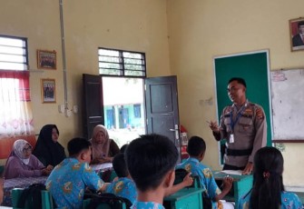 Ditpolairud saat Jadi Motivator di SMP N 9 Sampit