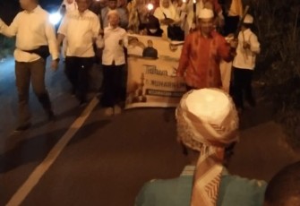 Puluhan Ribu Peserta Pawai Obor Meriahkan Tahun Baru Islam 1445 H Secara Serentak di 15 Kecamatan se Tapsel