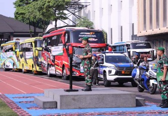 TNI AD saat Berangkatkan 1.638 Keluarga Besar Mabesad Pada Mudik Bersama Tahun 2023 