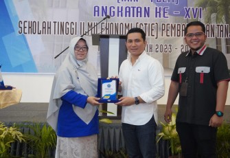 Wakil Bupati Bintan Ahdi Muqsith, Minggu (24/09) di Gedung Convention Hall Hotle Bhadra, pada acara pembekalan Mahasiswa KKN-P2EM Ke XVI. 