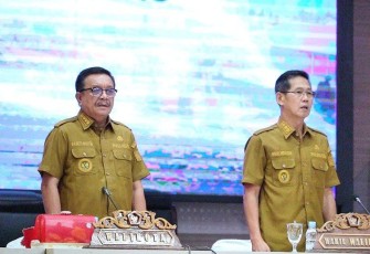 Maurits Mantiri-Hengky Honandar saat menghadiri kegiatan pencanangan integritas