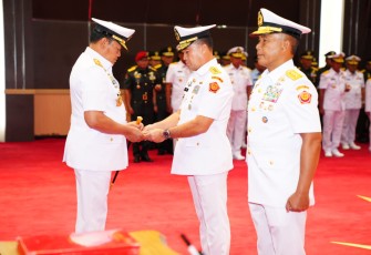 Letjen TNI Marinir Suhartono Resmi Lanjutkan Tugas Sebagai Irjen TNI
