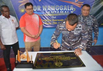 Pangkoarmada III  Laksamana Muda TNI Rachmad Jayadi Resmikan Sarana Olahraga di Jayapura Papua