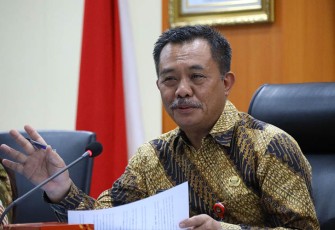 Kepala BSKDN Kemendagri Yusharto Huntoyungo saat memimpin Rapat Koordinasi Kesiapan Kerjasama BSKDN dengan Kompas TV di Aula BSKDN pada Jumat, 3 November 2023. 