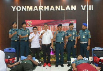Prajurit Lanudal Manado Sumbangkan Darah dalam Baksos Donor Darah HUT ke-78 Marinir