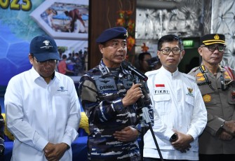  Asisten Operasi Kepala Staf Angkatan Laut (Asops Kasal) Laksda TNI Denih Hendrata, Asisten Potensi Maritim Kasal (Aspotmar Kasal) Mayjen TNI Marinir Markos, Panglima Komando Lintas Laut Militer (Pangkolinlamil) Laksda TNI Edwin, para Pejabat Utama TNI AL, perwakilan dari Kemenkomarves dan Kemenpora. 