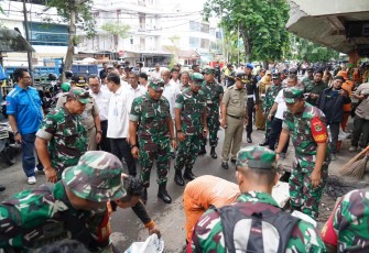Pangdam Jaya Tinjau Karya hakti wilayah Kodim 0503/Jakarta di Pasar Grogol
