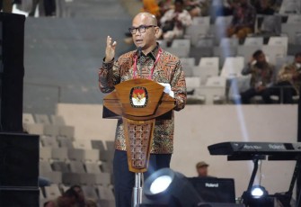 JAM-Intelijen Prof. Dr. Reda Manthovani saat memberikan materi pada Rapat Konsolidasi Nasional Komisi Pemilihan Umum Republik Indonesia (KPU RI) Tahun 2023 dalam rangka kesiapan Pemilihan Umum (Pemilu) Tahun 2024, Sabtu 30 Desember 2023 bertempat di Istora Senayan Gelora Bung Karno, Jakarta.