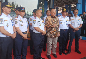 Ketua Komisi D DPRD Jawa Timur dr Agung Mulyono saat peresmian Bus Trans Jatim koridor II di terminal Kertajaya, Mojokerto pada Minggu (20/8/2023).