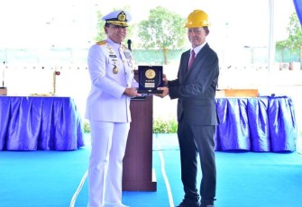 Kasal pada upacara ship naming dan launching Kapal Perang Republik Indonesia (KRI) jenis Patroli Cepat (PC) 60 Meter karya putra-putri bangsa yang dibangun PT Palindo Marine bertempat di Galangan Kapal PT. Palindo Marine, Batam, Kamis (07/09). 