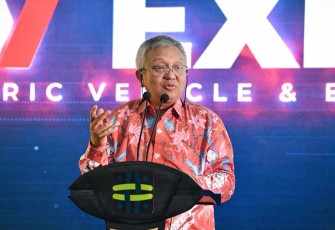Deputi Bidang UKM KemenKopUKM Hanung Harimba Rachman, saat memberikan sambutan pada acara INABUYER EV Expo 2023 di Gedung SMESCO Jakarta, Selasa (28/11).