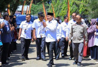 Bupati Pasaman Sabar AS membuka secara resmi turnamen futsal tingkat SMA/SMK/MA se-Provinsi Sumbar di SMA Negeri I Tigo Nagari, Pasaman, Rabu (14/12/2023) siang.